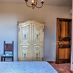 Bella 8, Emma Villa Massa Martana