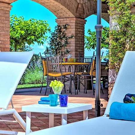 Bella 8, Emma Massa Martana