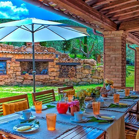 Bella 8, Emma Villa Massa Martana