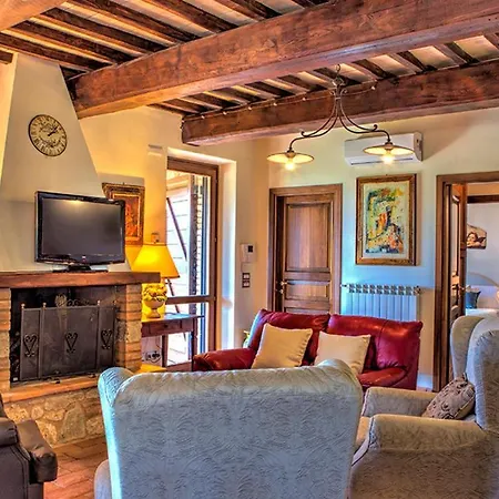 Bella 8, Emma Βίλα Massa Martana