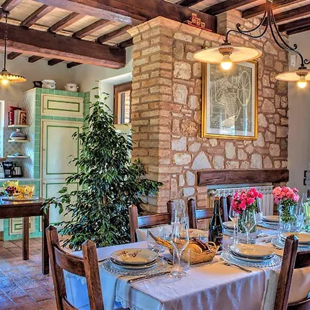 Villa Bella 8, Emma Massa Martana