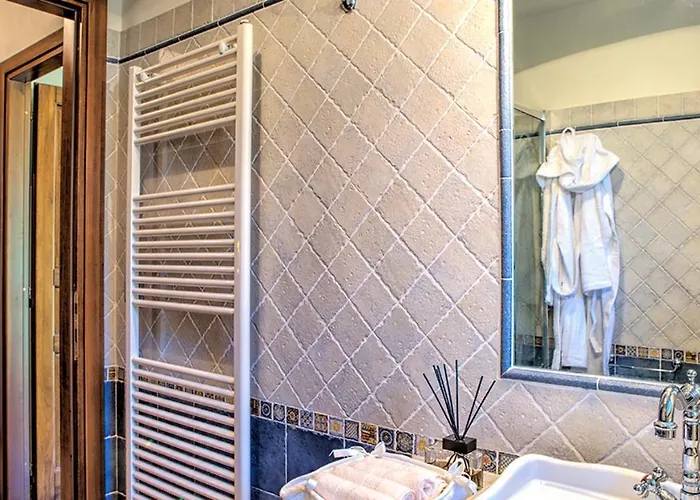 Bella 8, Emma Масса-Мартана