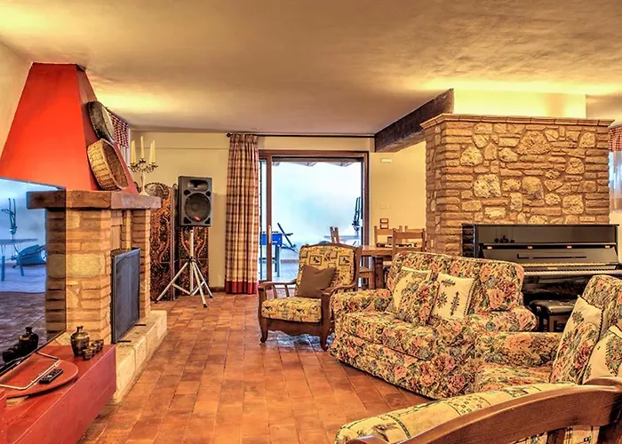 Bella 8, Emma Вилла Масса-Мартана