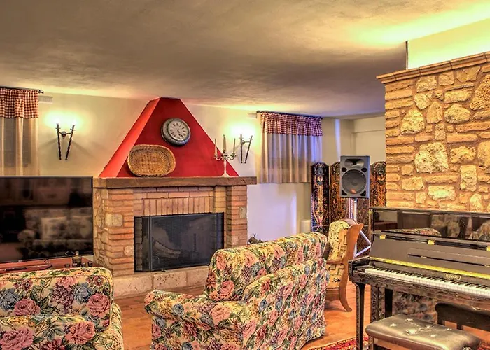 Bella 8, Emma Вилла